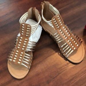 Girls tan/gold gladiator sandals